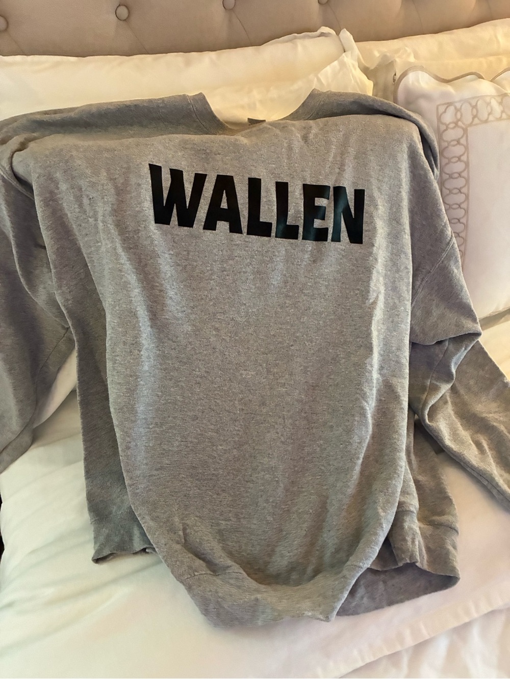 Morgan Wallen “WALLEN” Gray Heavy Blend Crewneck Sweatshirt | xxl | Gildan